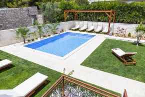 Гостиница Villa Mediterranea  Бол